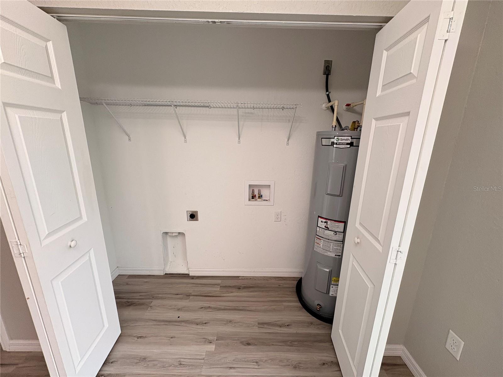 SILVER SPRINGS SHORES - Residential