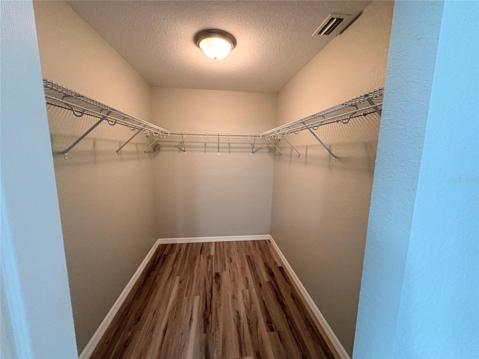 SILVER SPRINGS SHORES - Residential