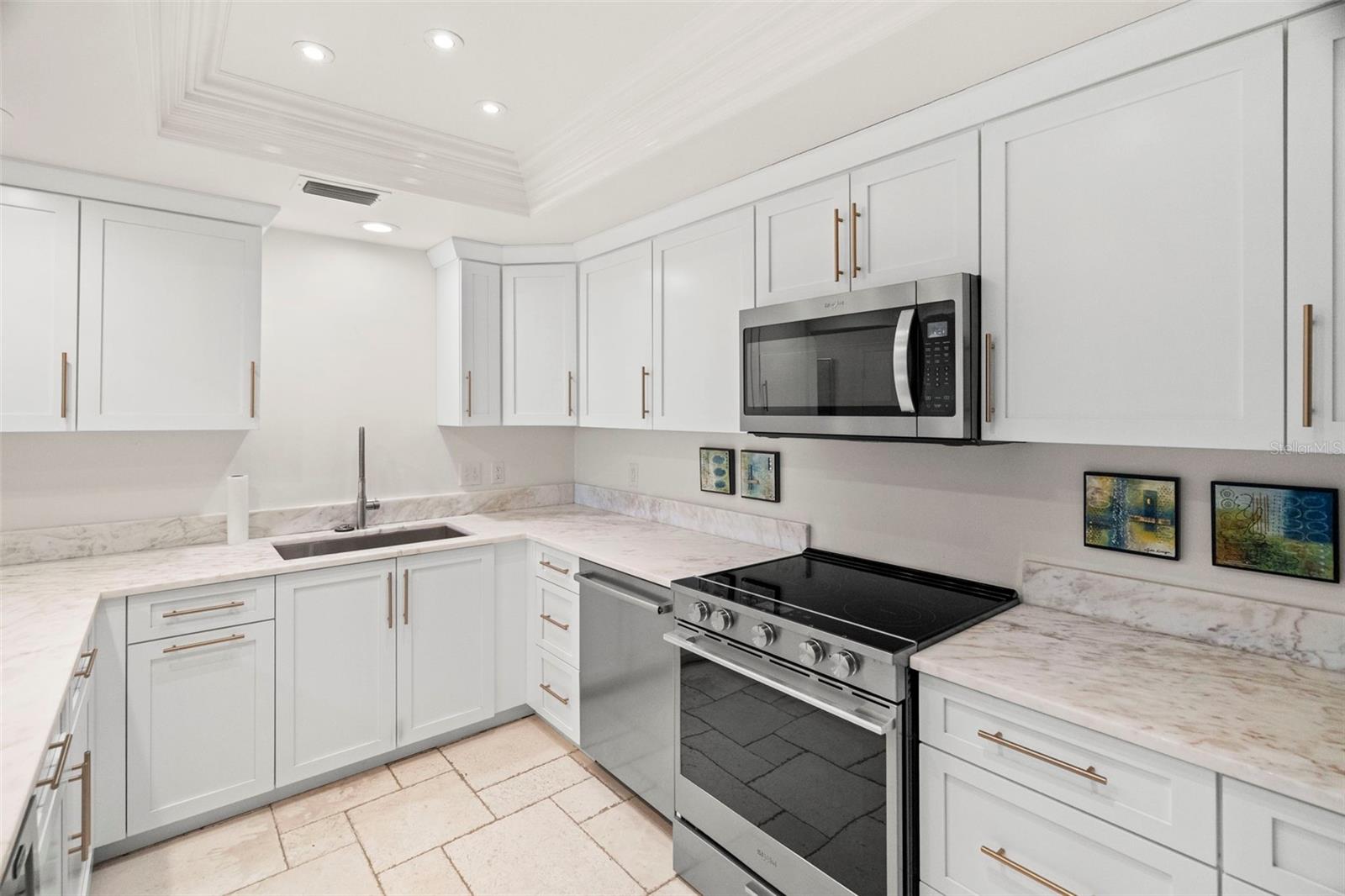 4 BELLEVIEW BOULEVARD 108