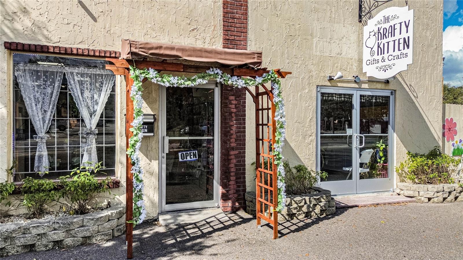 415 N SCENIC HIGHWAY
