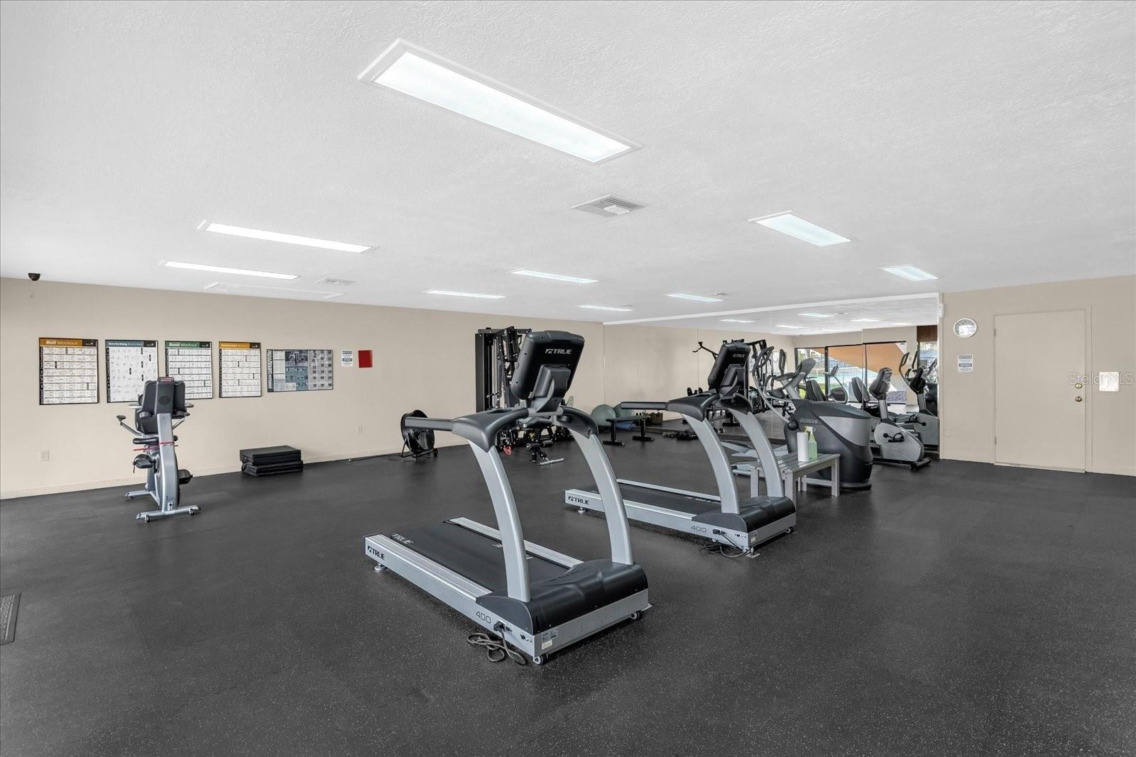 CLUB VILLAS AT WIMBLEDON PARK PH 02 - Residential