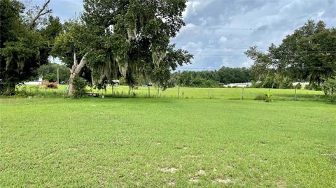 A home in LAKELAND