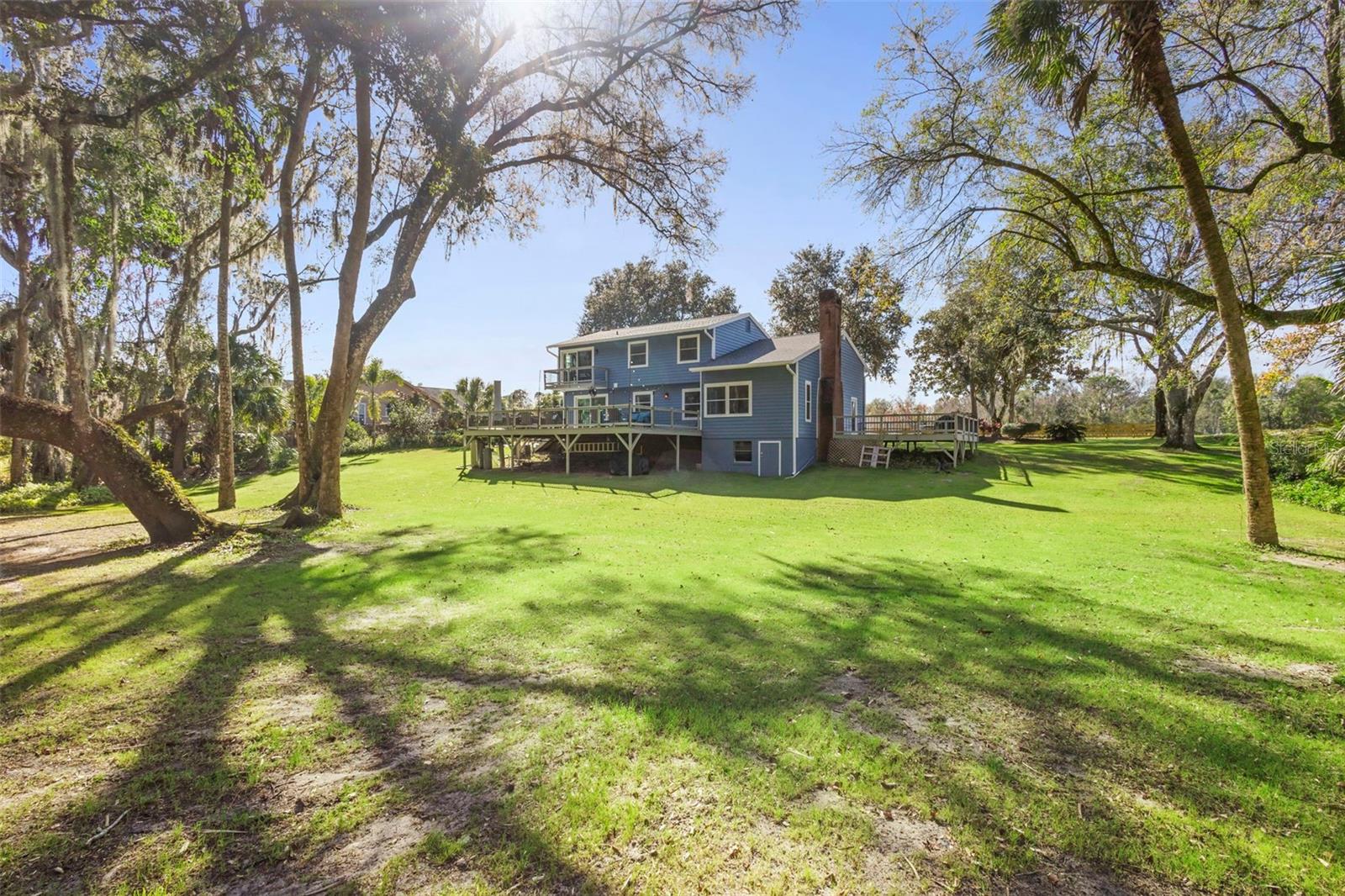 385 E COUNTRY CIRCLE DRIVE