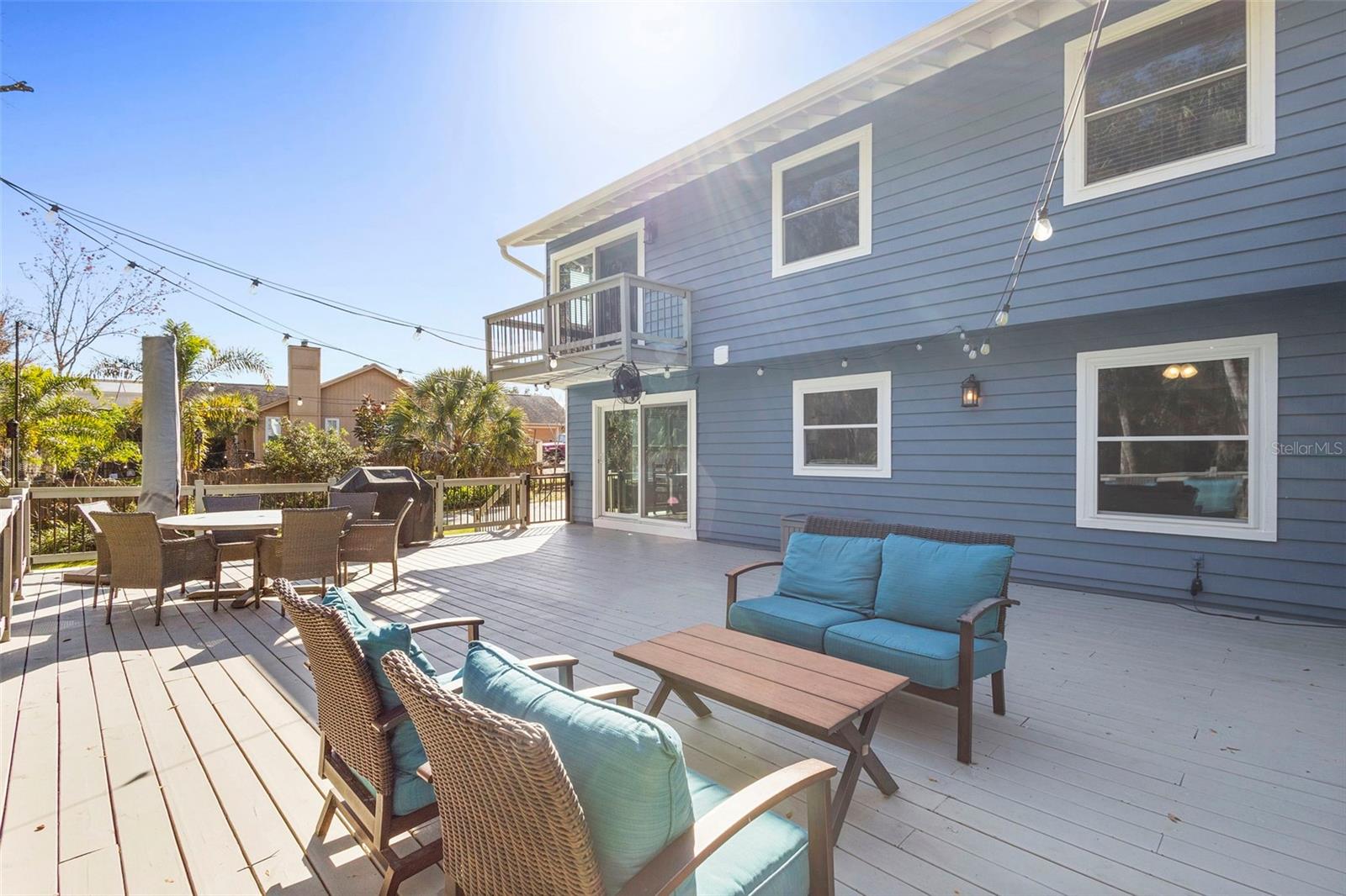 385 E COUNTRY CIRCLE DRIVE