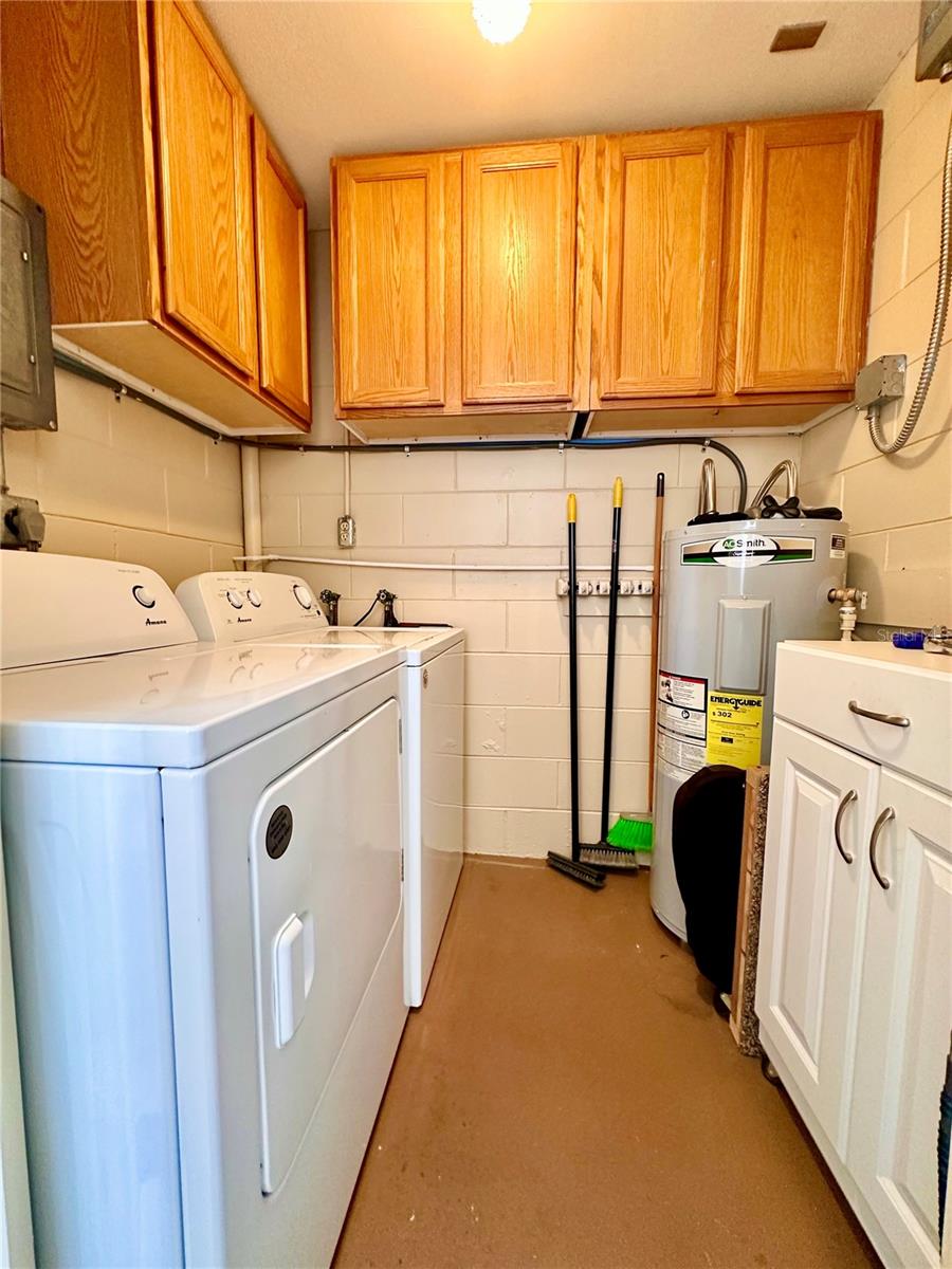 BEVERLY VILLAS CONDO - Residential Lease