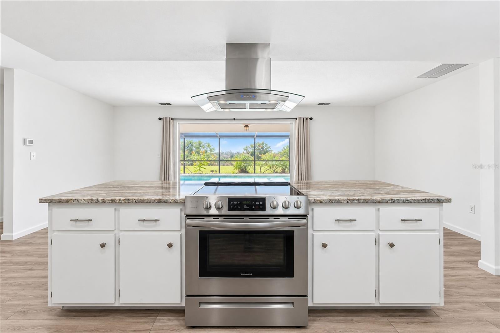 18565 ROBINSON AVENUE, PORT CHARLOTTE, FL, 33948 4 18565 ROBINSON AVENUE