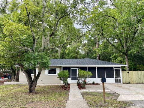 Photo of 1715 NE 6th Place, Gainesville, FL 32641 (MLS # GC536603)