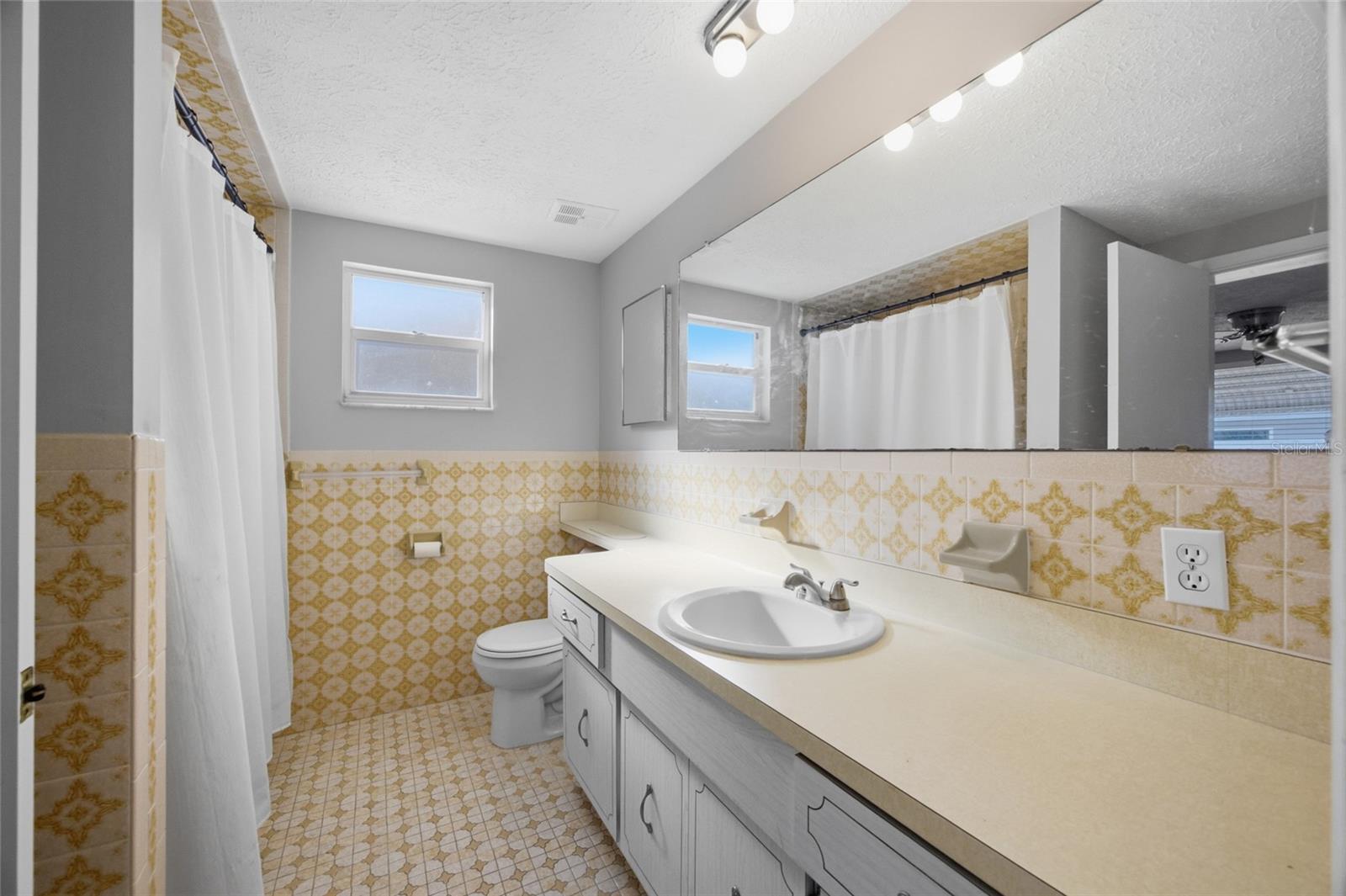 FLOR-A-MAR - Residential