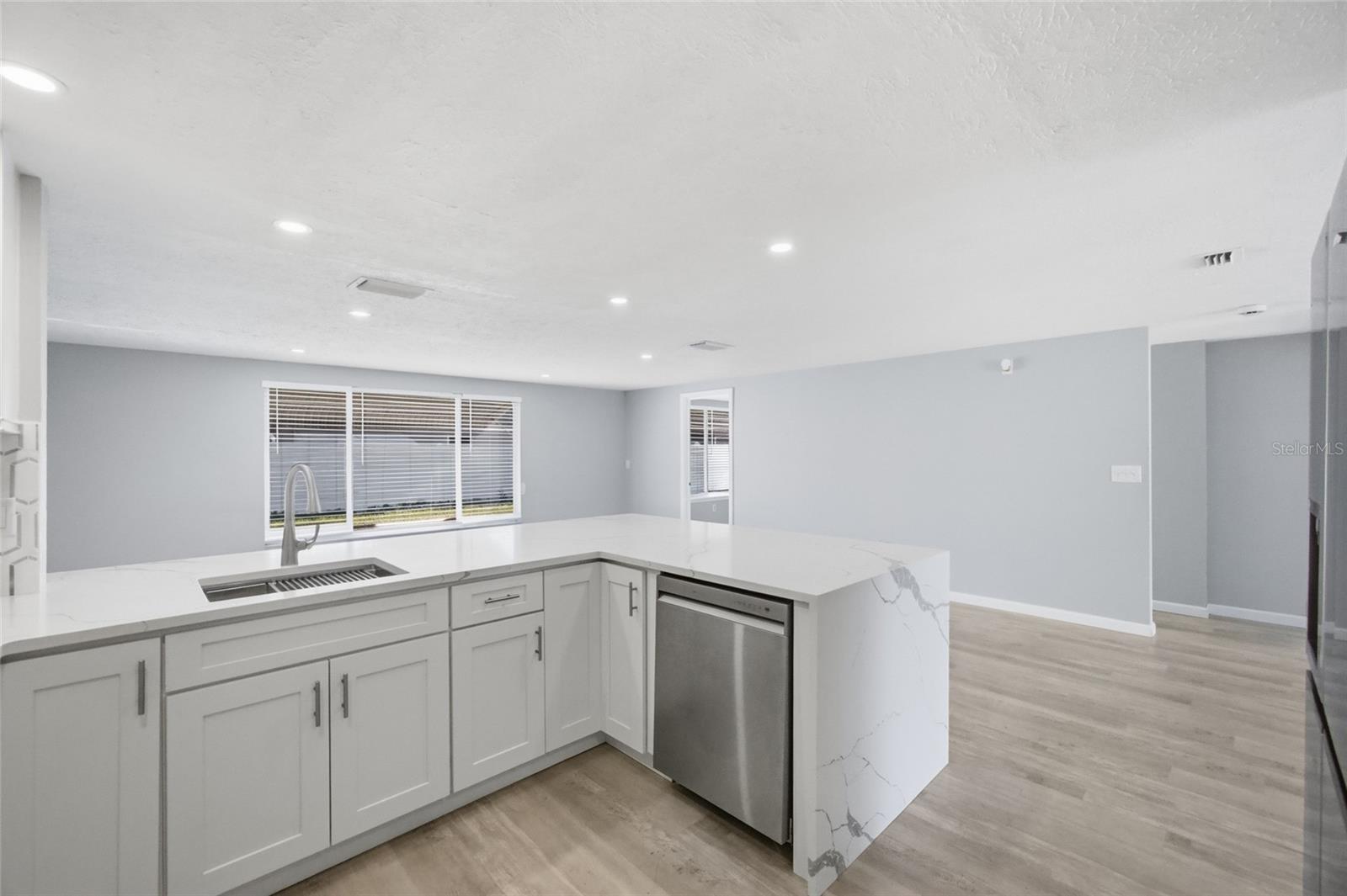 FLOR-A-MAR - Residential