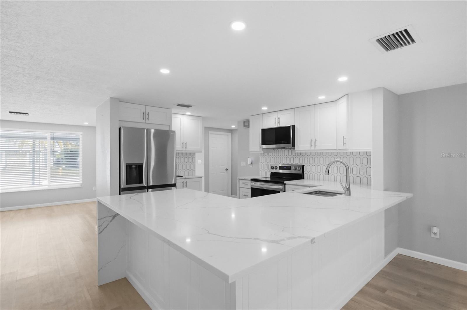 FLOR-A-MAR - Residential