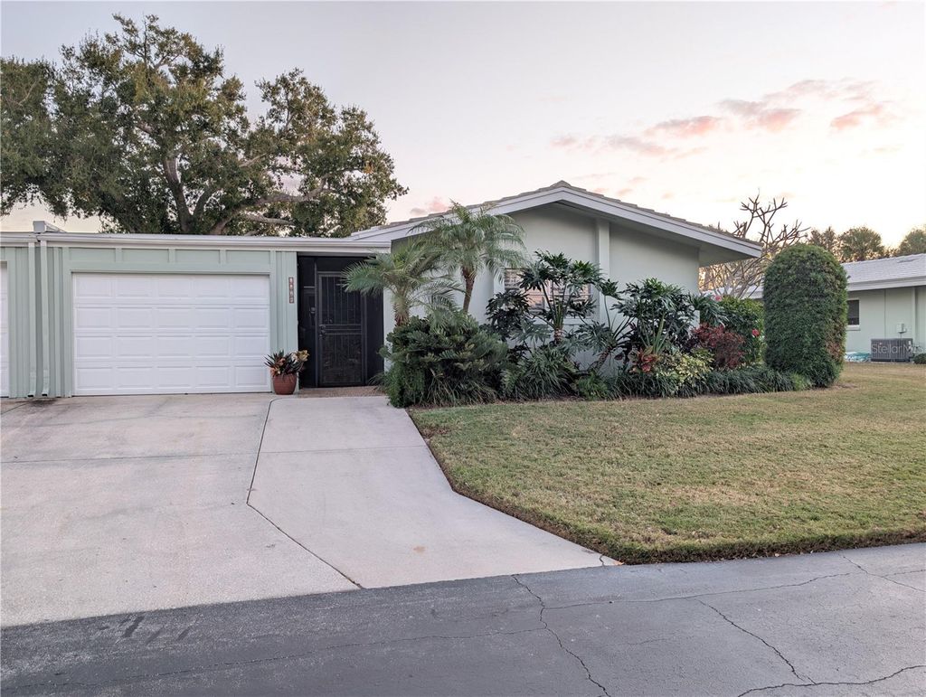 Photo of 3328 Dartmouth Lane #1012, Sarasota, FL 34239 (MLS # A4645648)