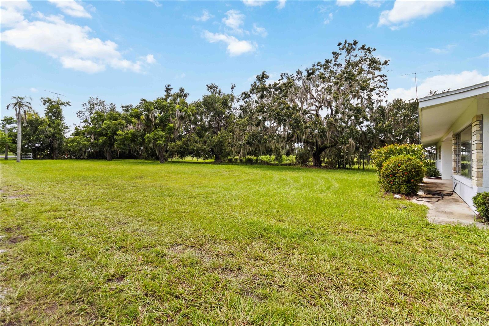 11880 US HIGHWAY 301 N
