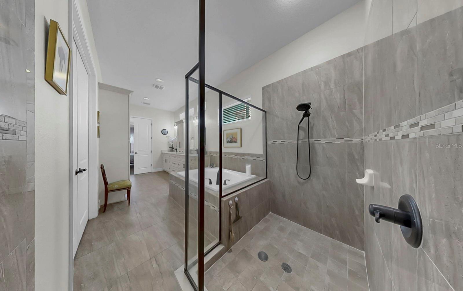 LUCAYA LAKE CLUB PH 1A - Residential