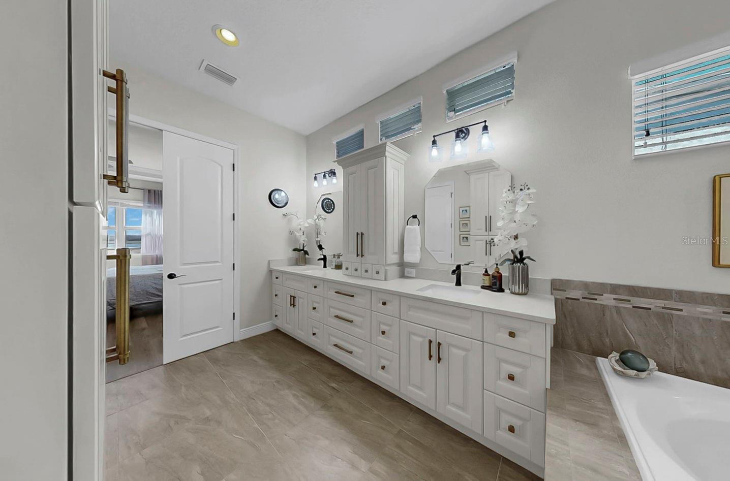 LUCAYA LAKE CLUB PH 1A - Residential