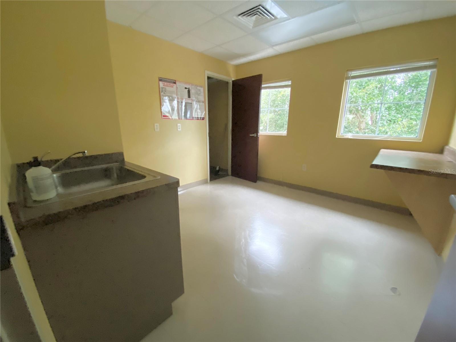 VILLAGES OF SUMTER - Commercial Lease