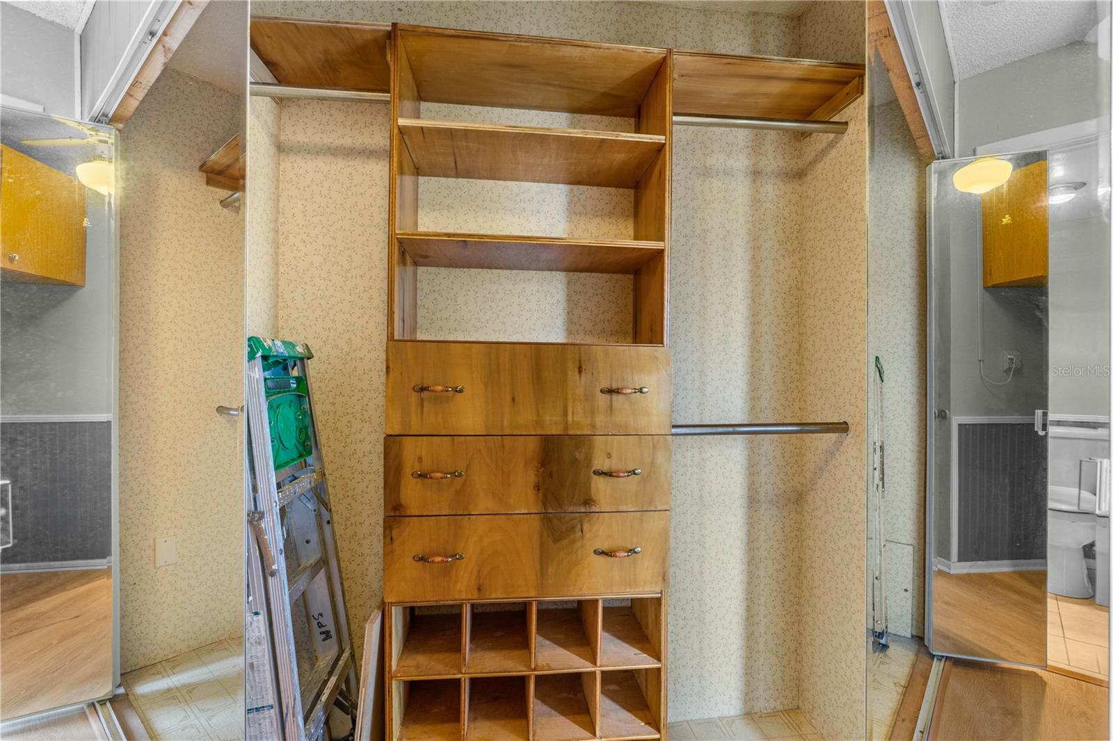 MARINERS COVE CONDO - Residential