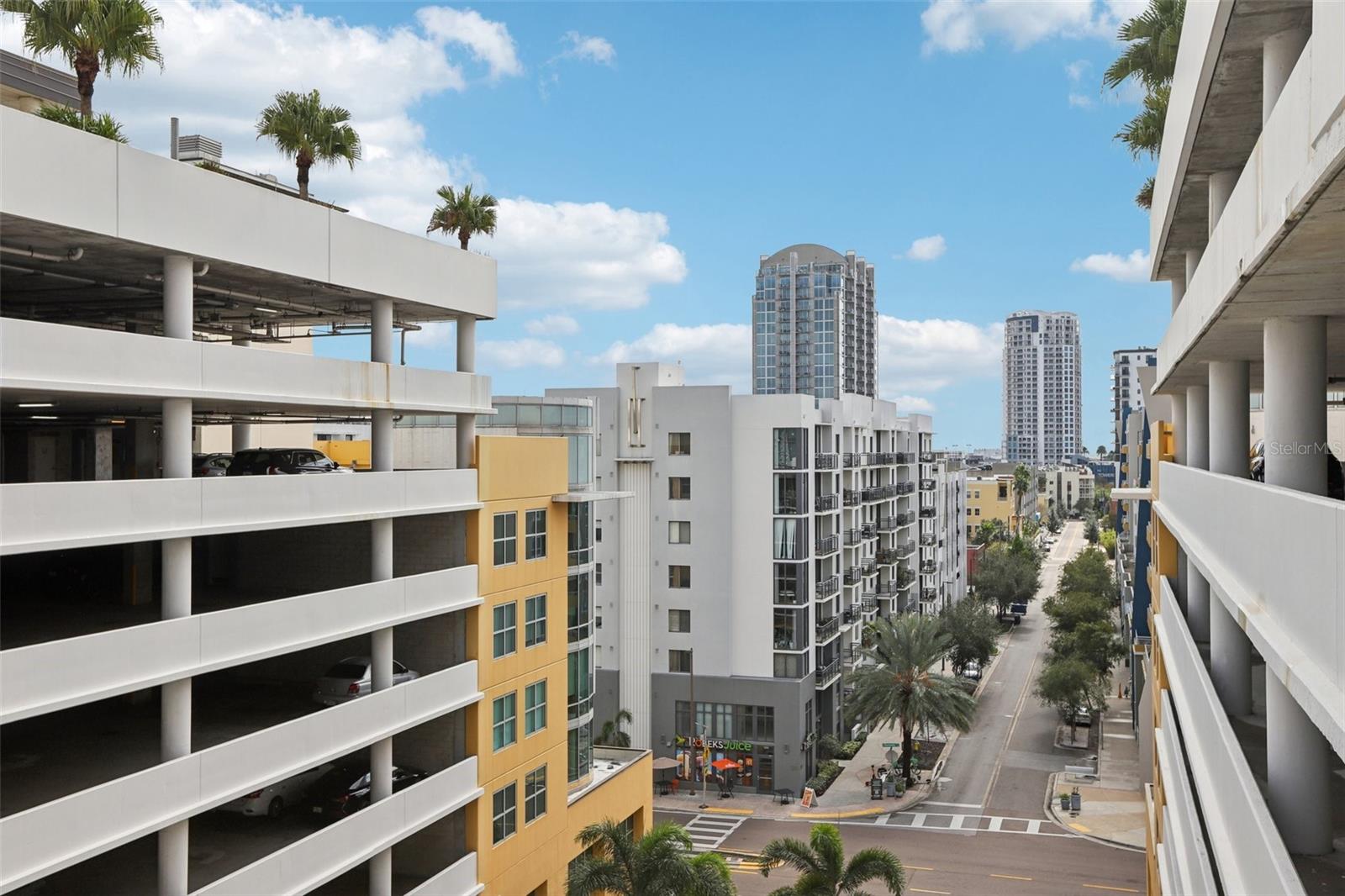 GRAND CENTRAL AT KENNEDY RESID - Residential