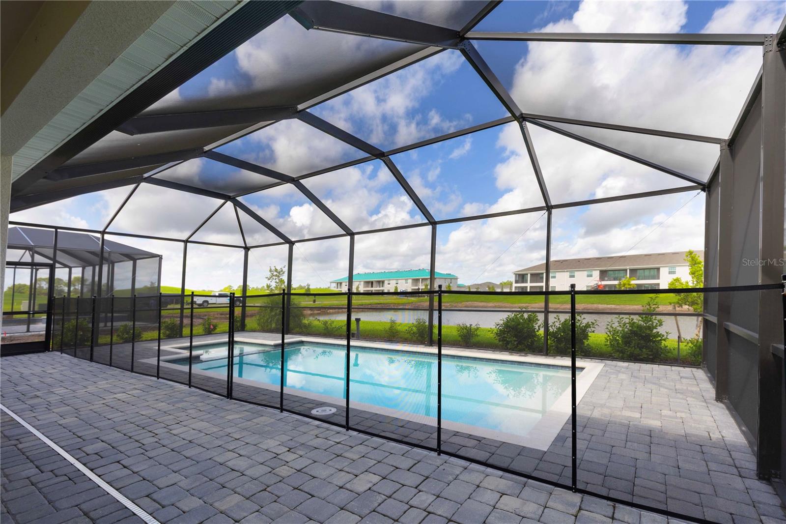 IBIS LNDG - Residential