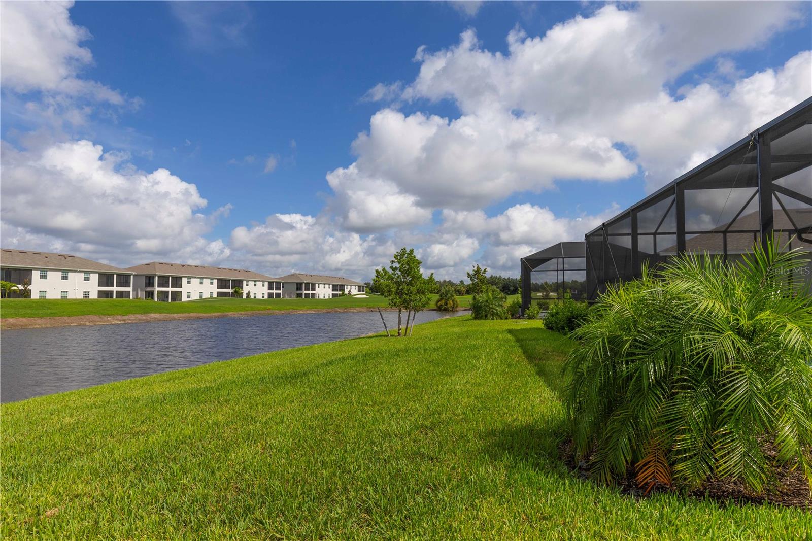 IBIS LNDG - Residential