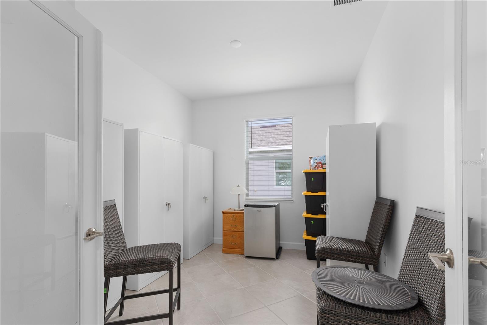 IBIS LNDG - Residential