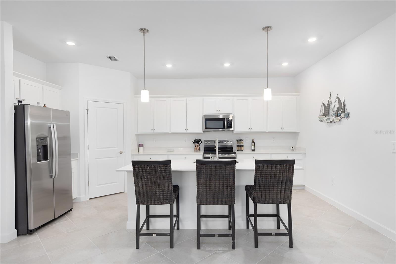 IBIS LNDG - Residential