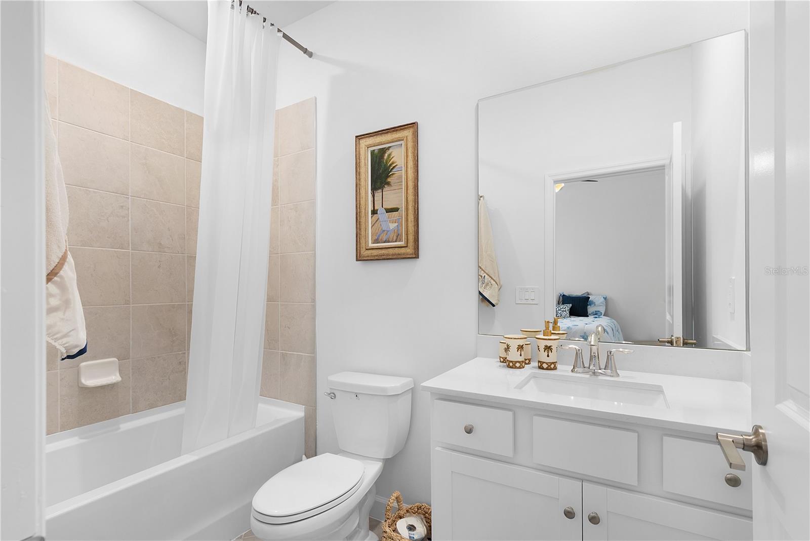 IBIS LNDG - Residential
