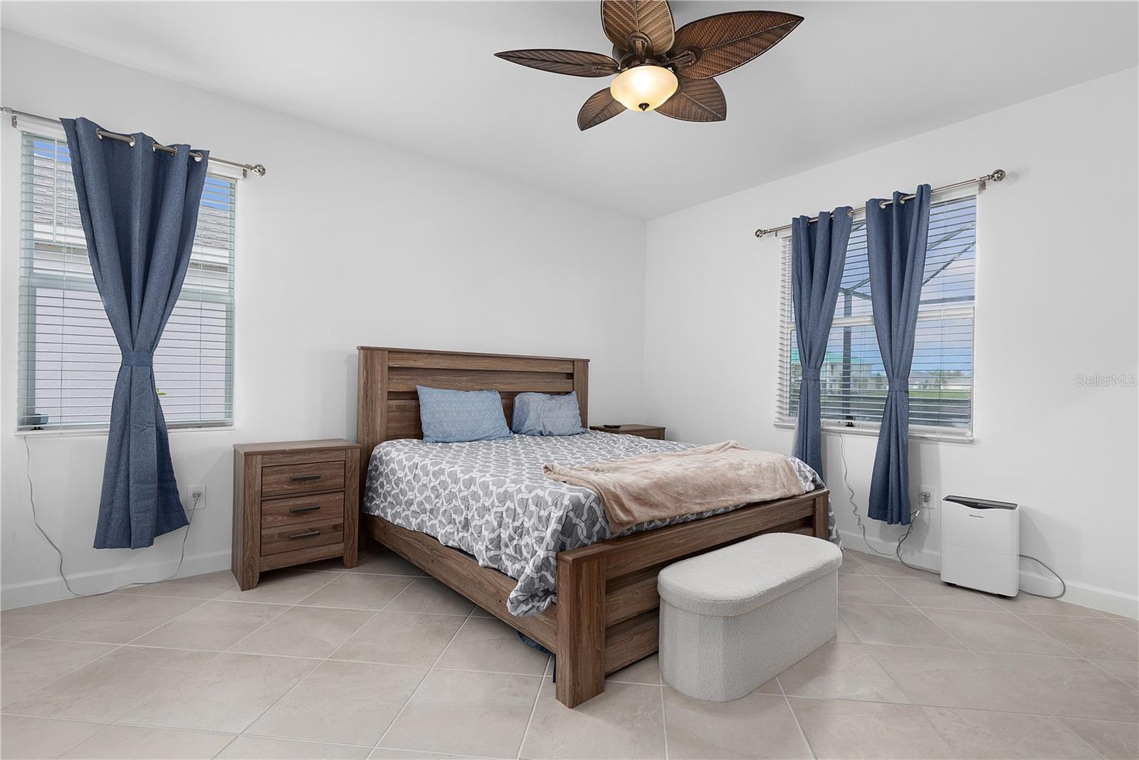 IBIS LNDG - Residential
