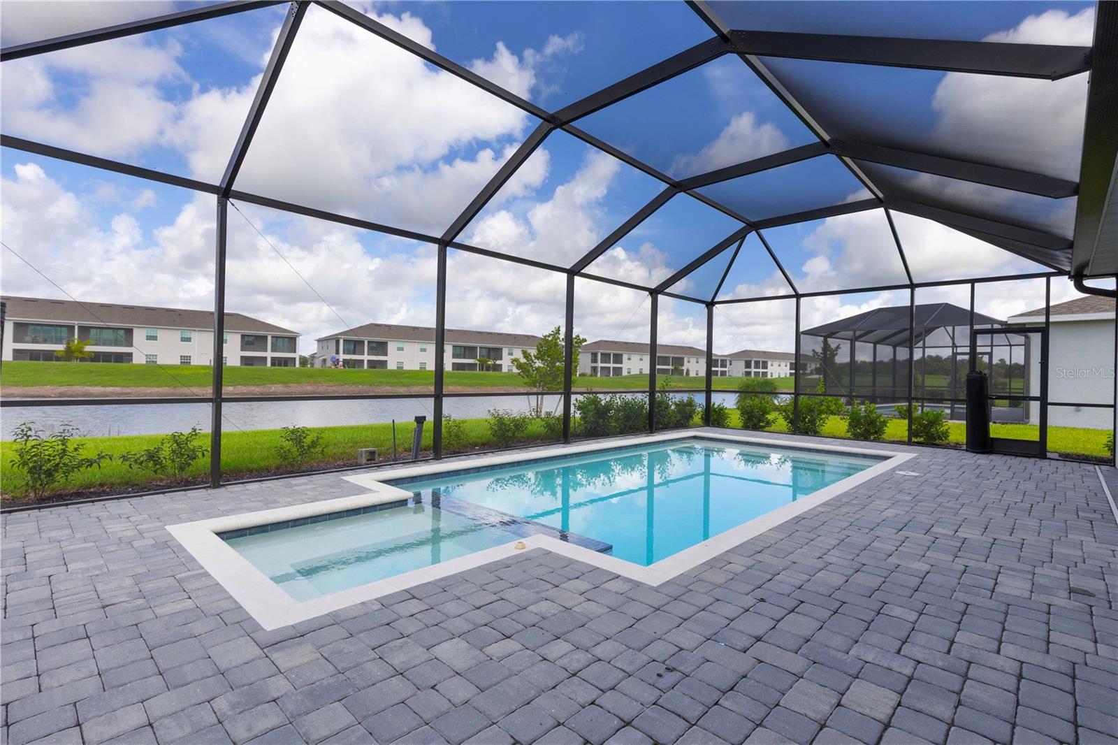 IBIS LNDG - Residential