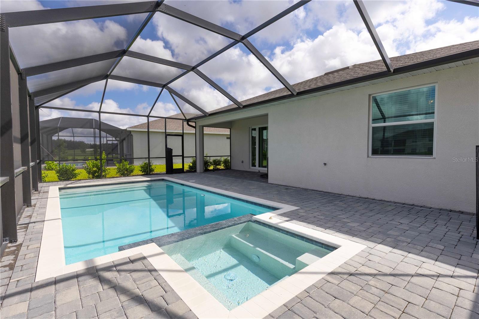 IBIS LNDG - Residential