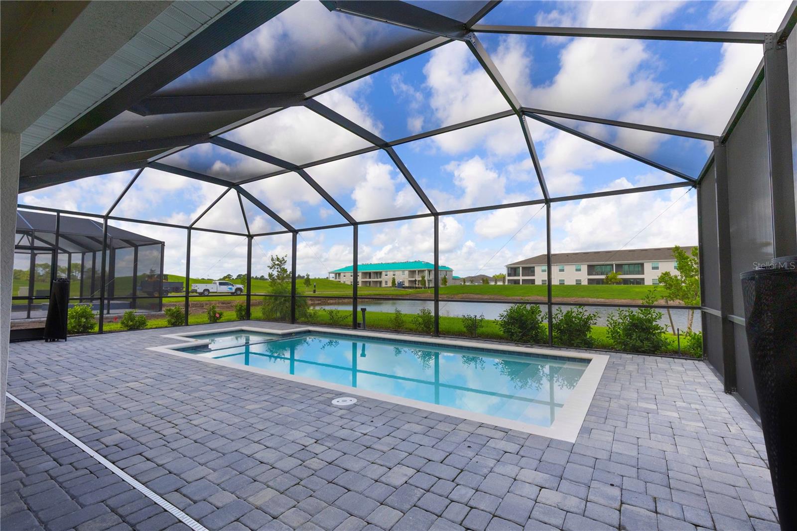 IBIS LNDG - Residential