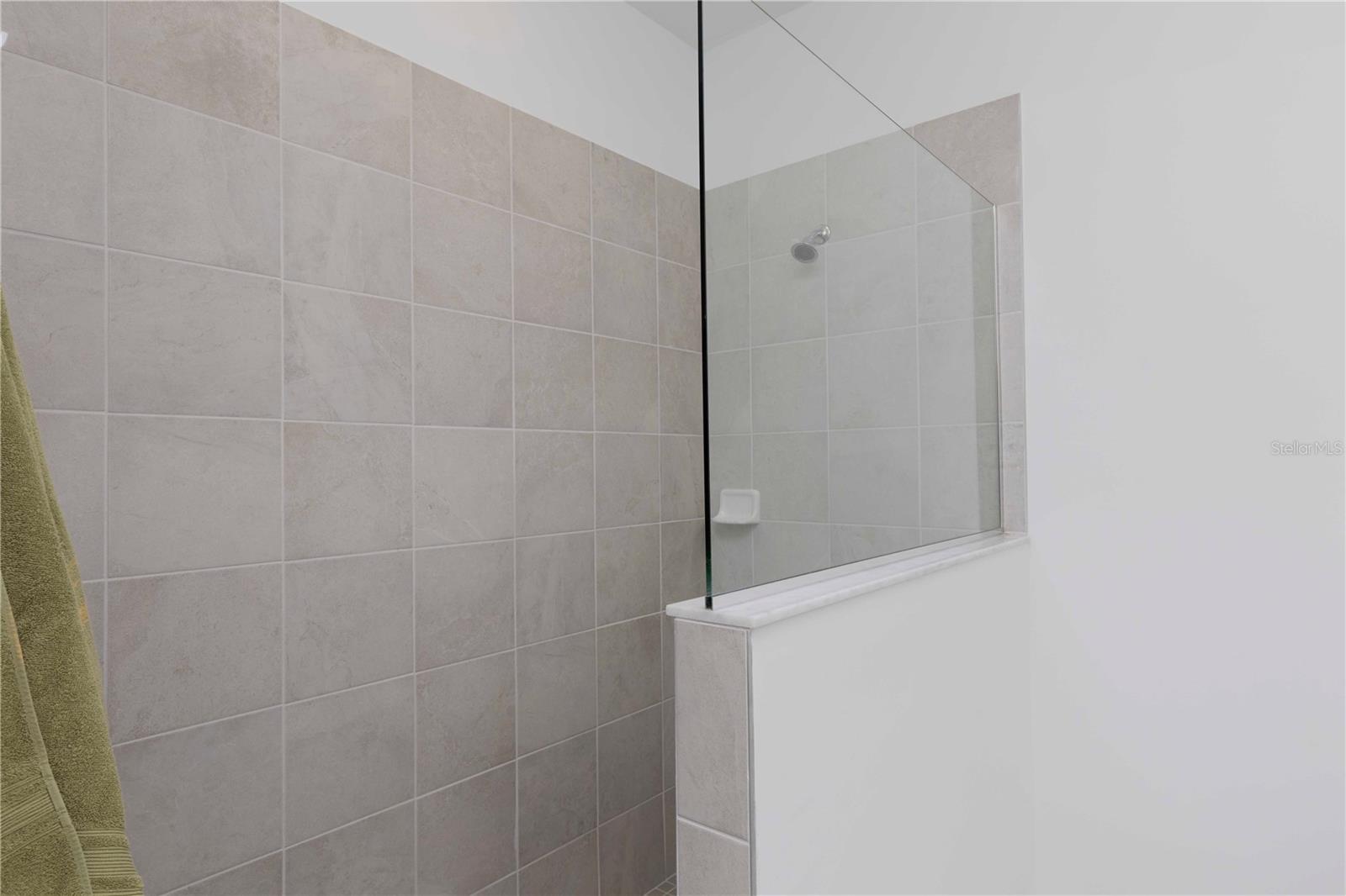 IBIS LNDG - Residential