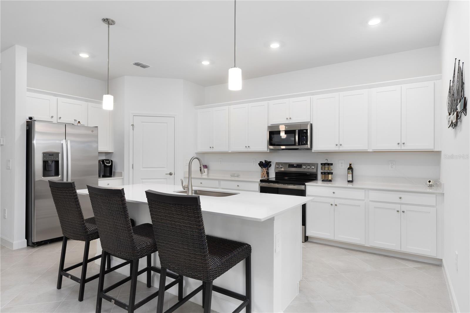 IBIS LNDG - Residential