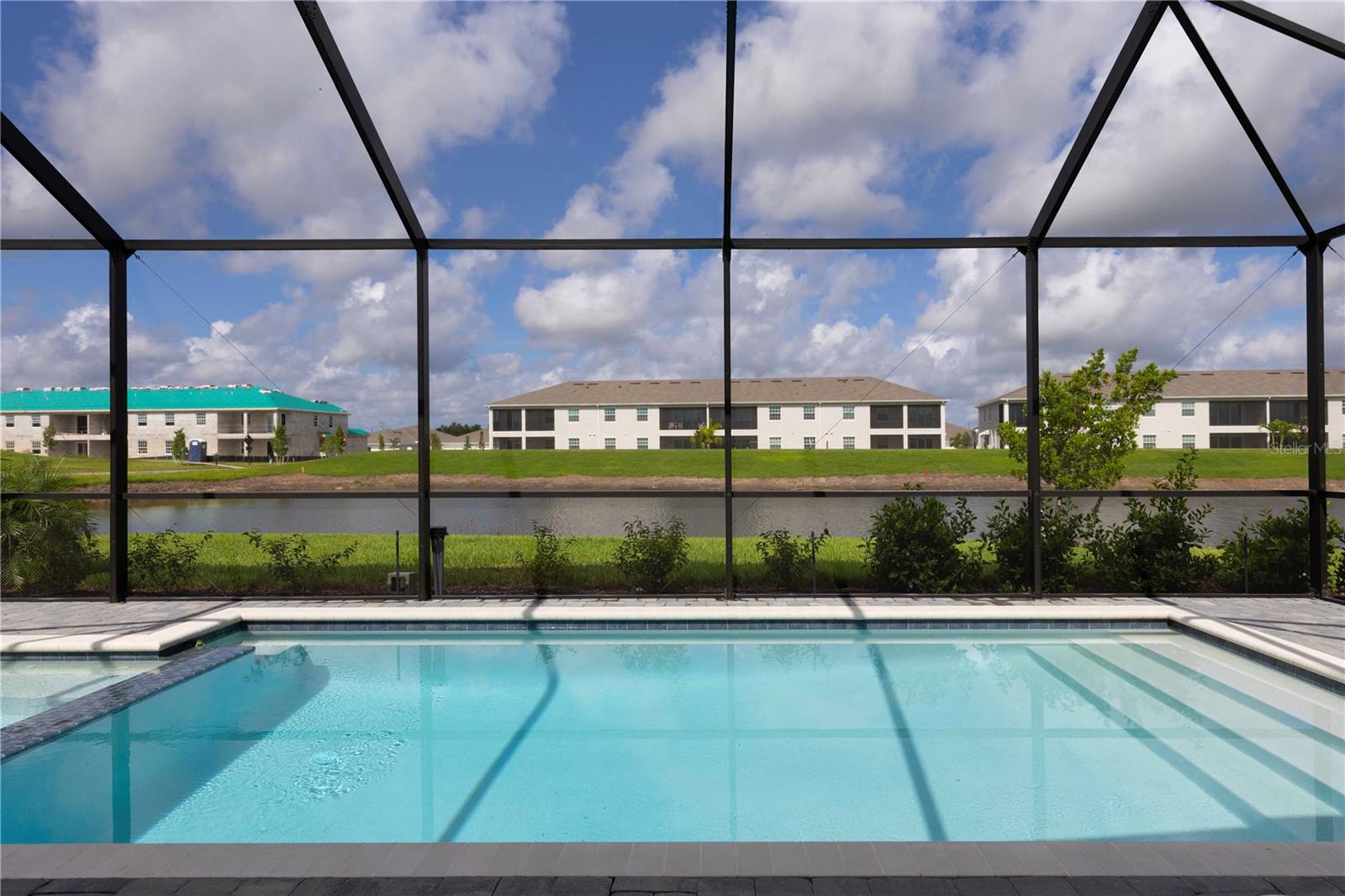 IBIS LNDG - Residential