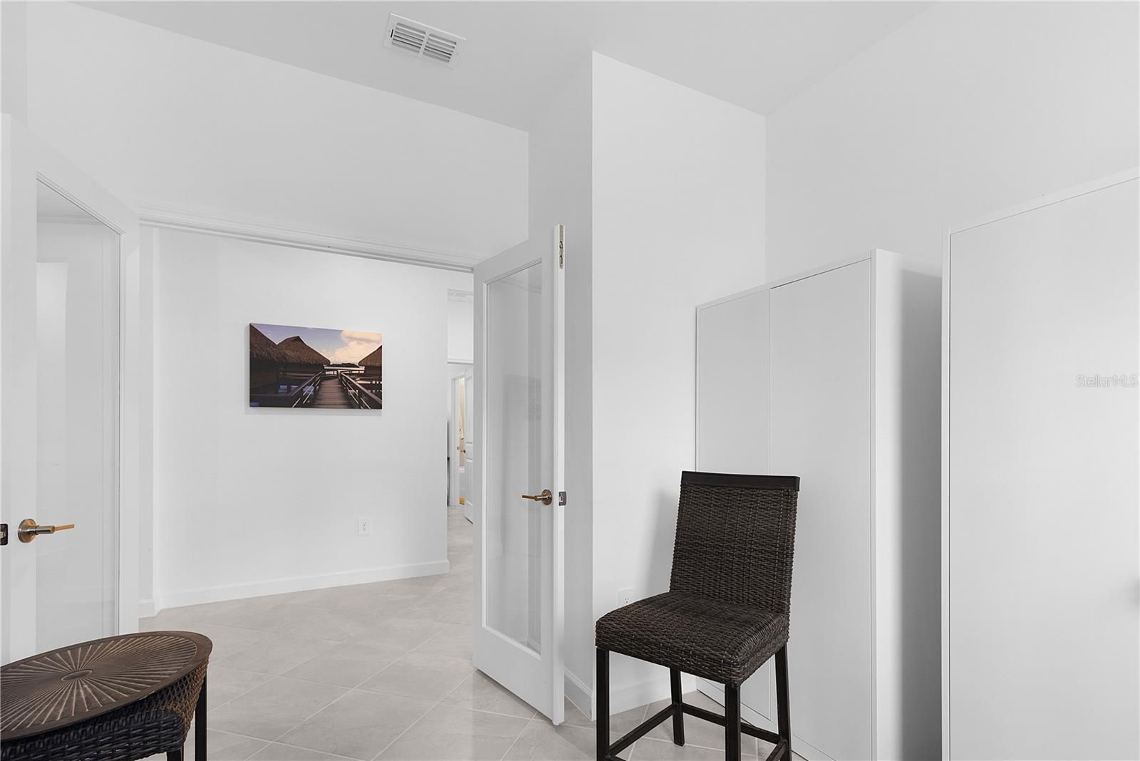 IBIS LNDG - Residential