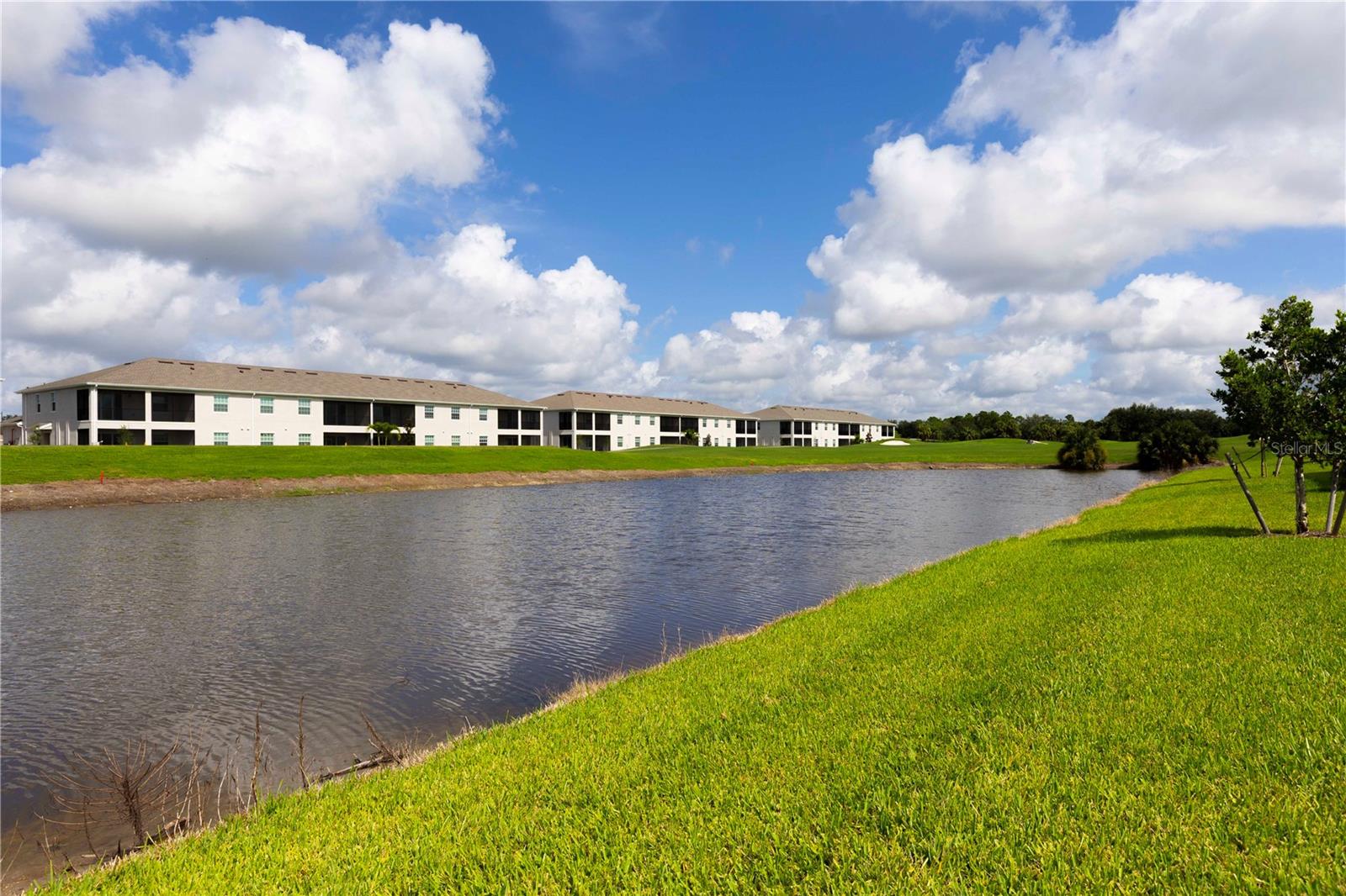 IBIS LNDG - Residential