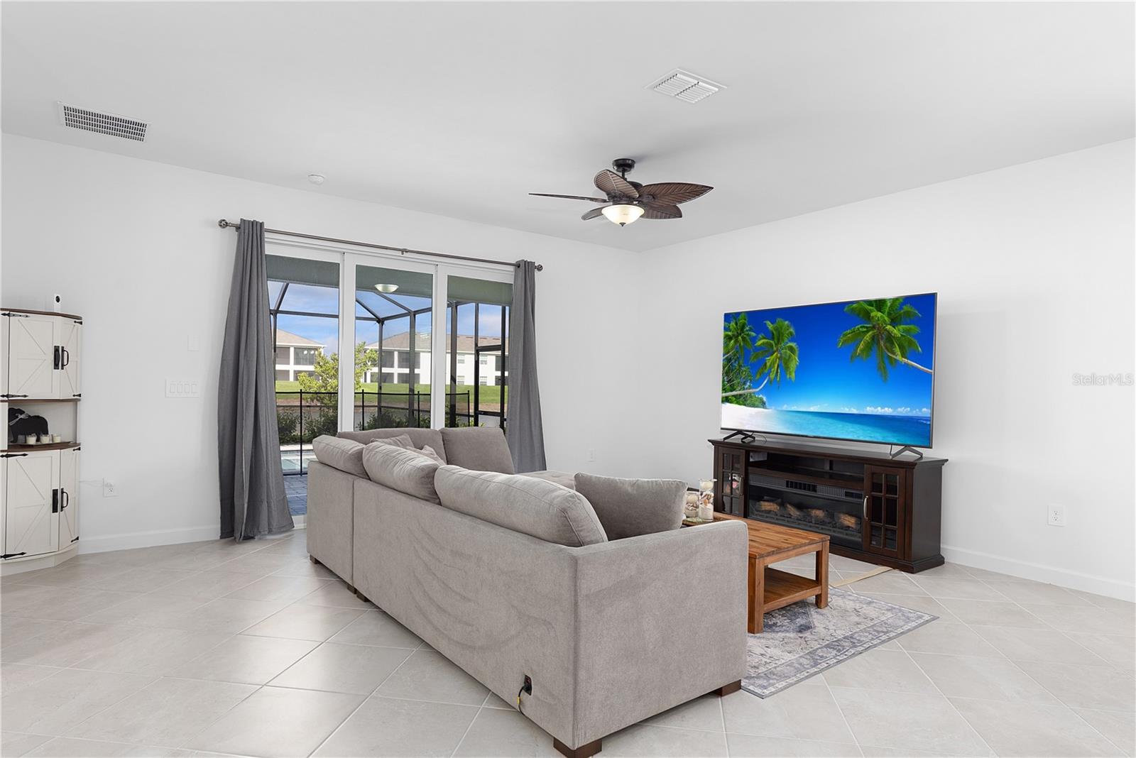 IBIS LNDG - Residential