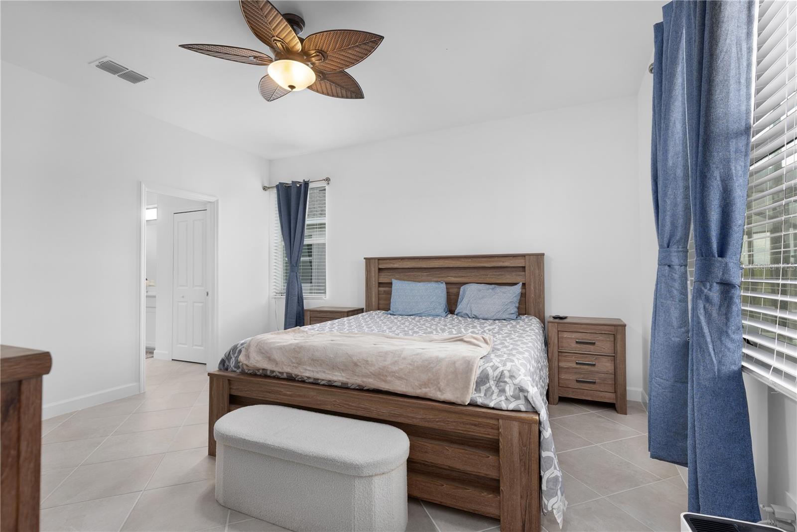 IBIS LNDG - Residential