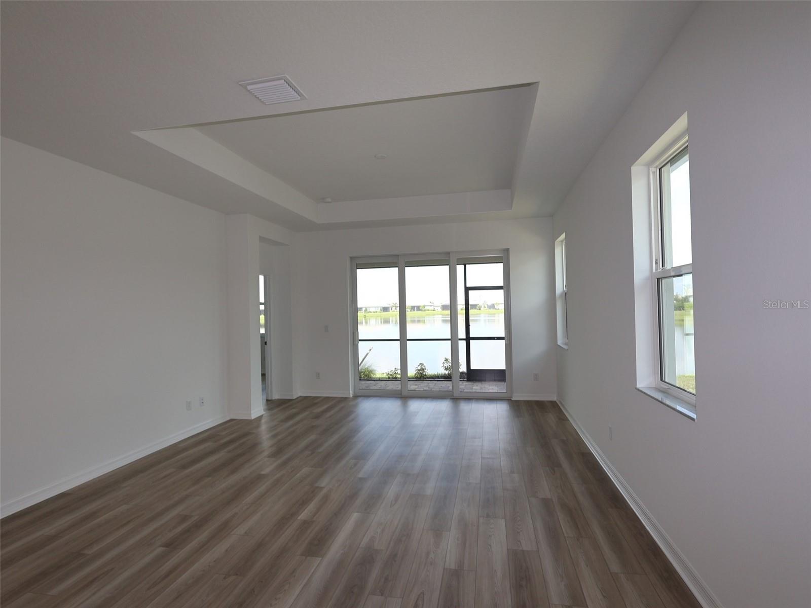 SWEETWATER VILLAS AT LAKEWOOD RANCH - Residential