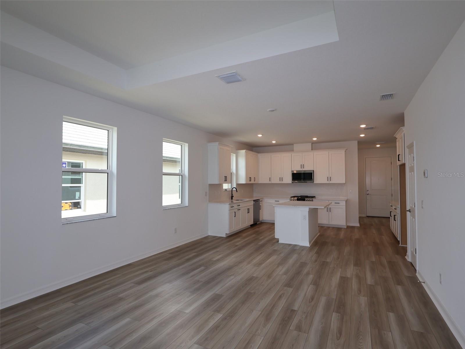 SWEETWATER VILLAS AT LAKEWOOD RANCH - Residential