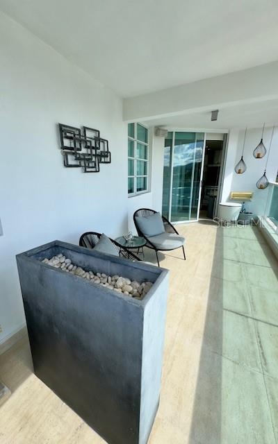 1386 AVE. SAN IGNACIO 611