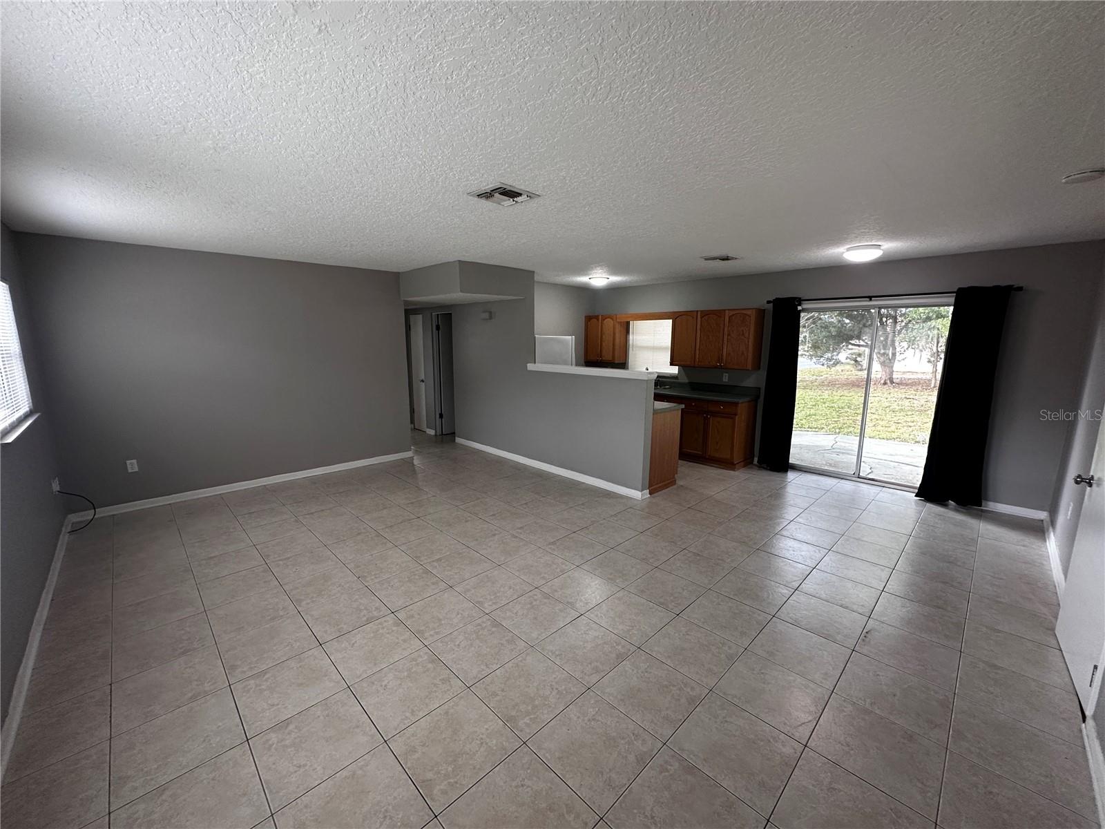 PEACH LAKE MANOR - Residential Lease