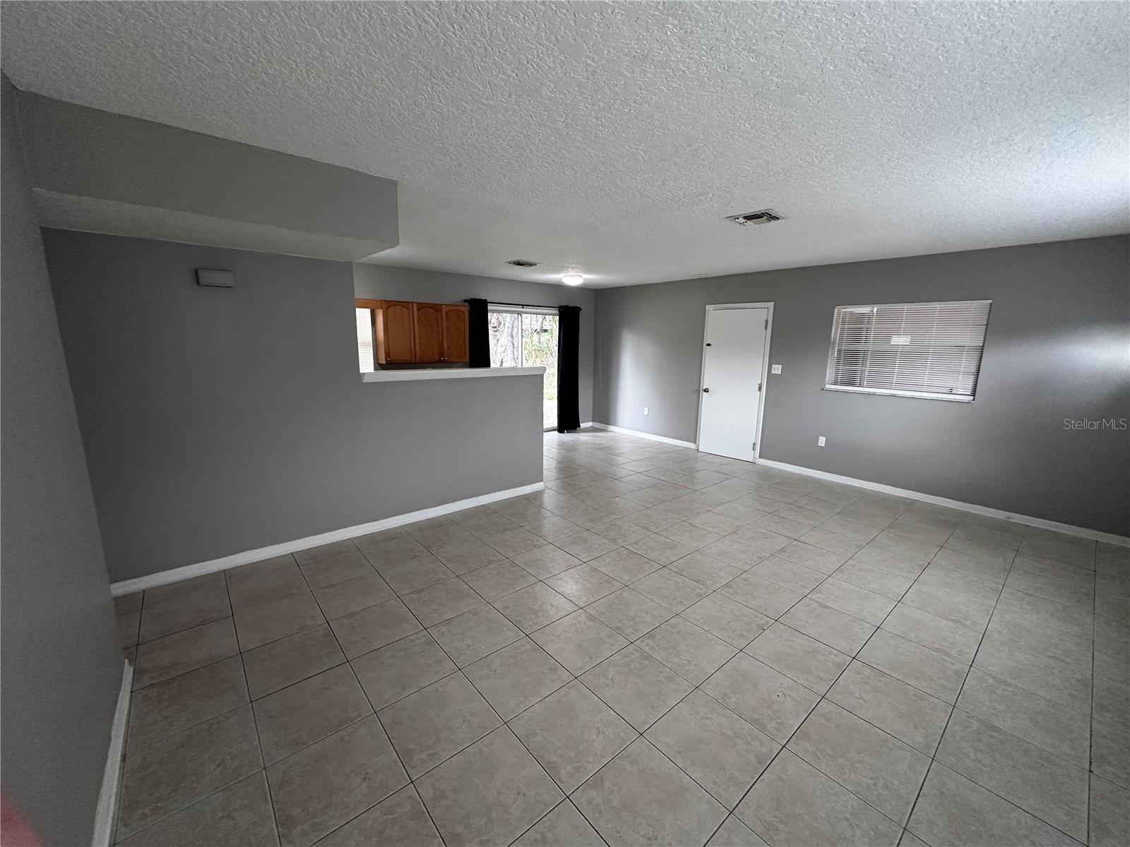 PEACH LAKE MANOR - Residential Lease