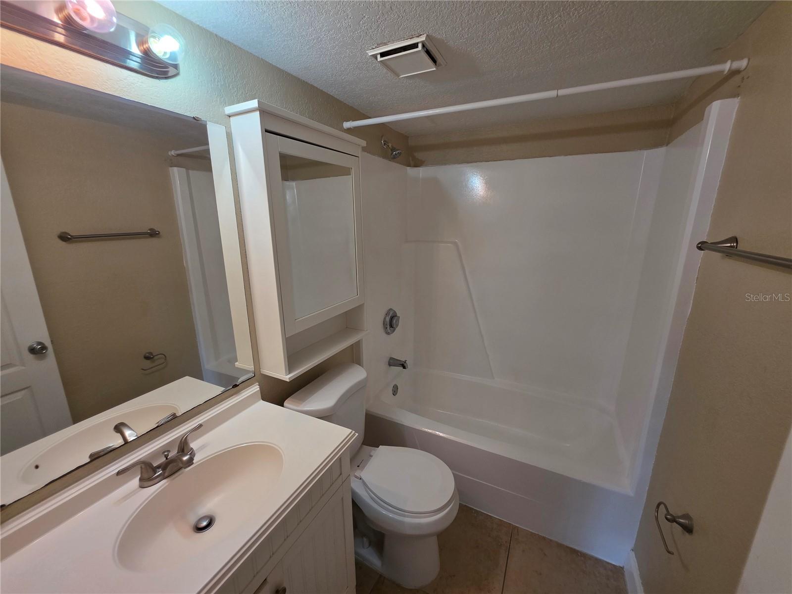 THE HAMPTONS AT BRANDON A CONDO - Residential Lease