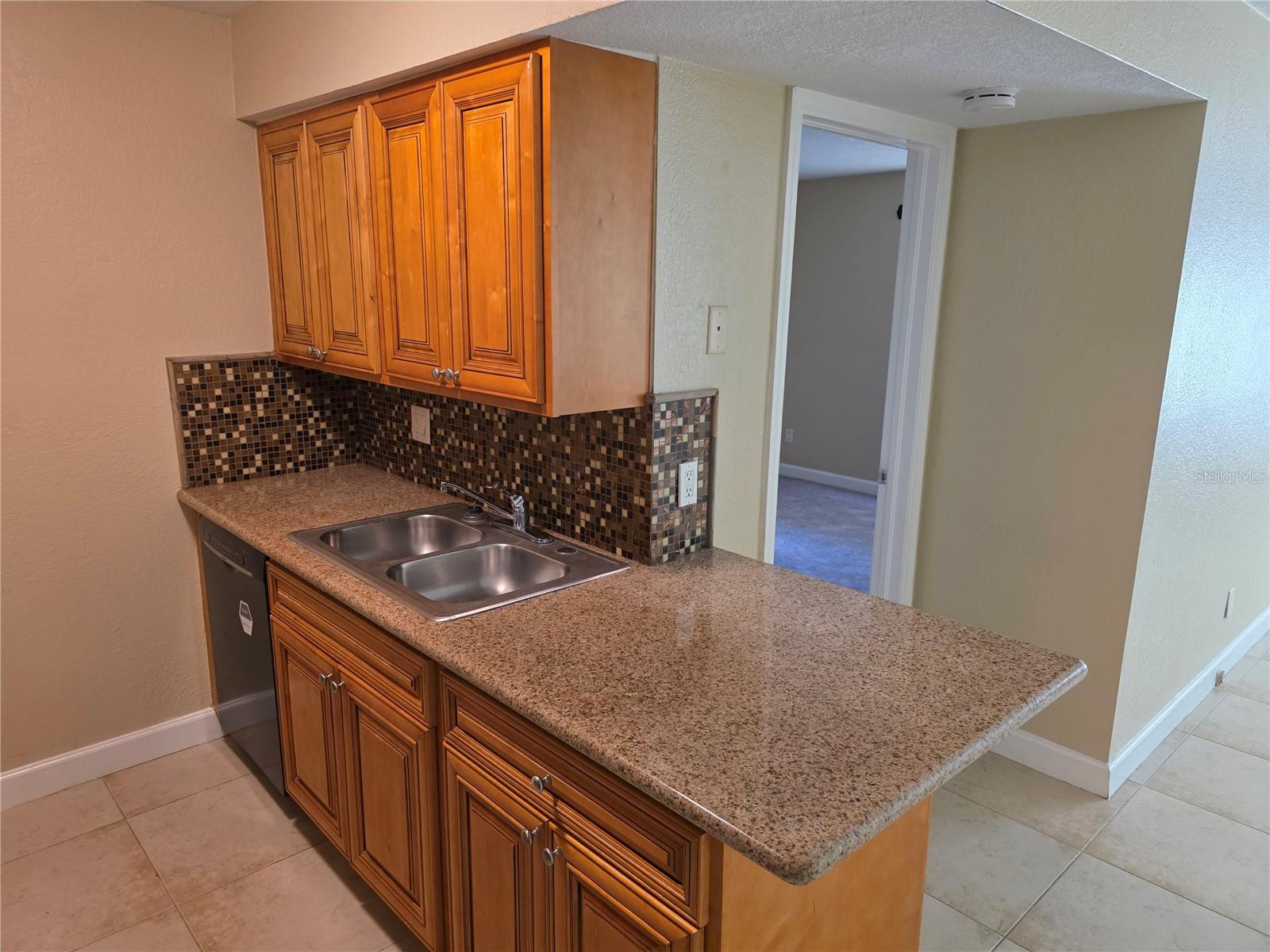 THE HAMPTONS AT BRANDON A CONDO - Residential Lease