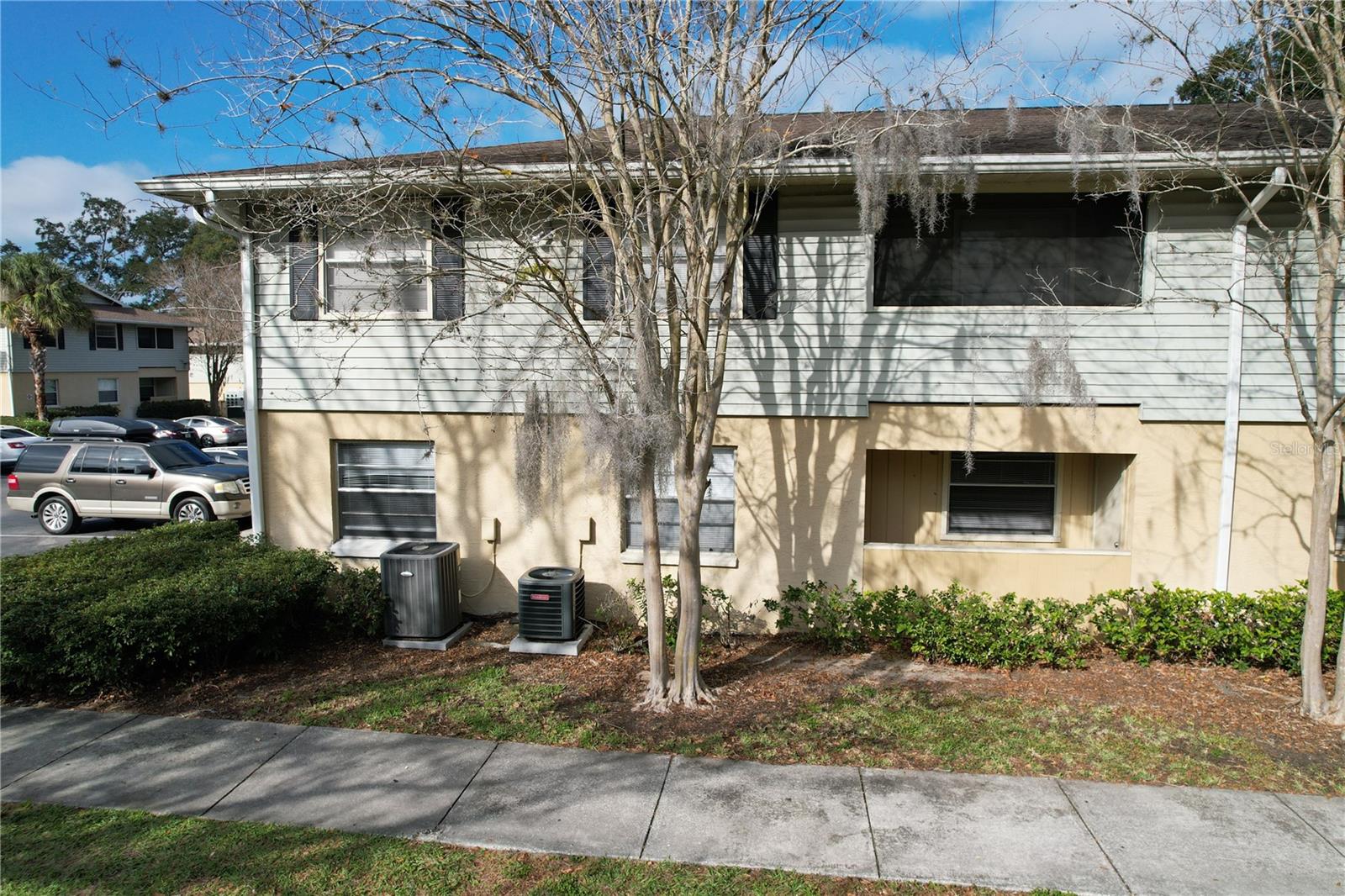THE HAMPTONS AT BRANDON A CONDO - Residential Lease