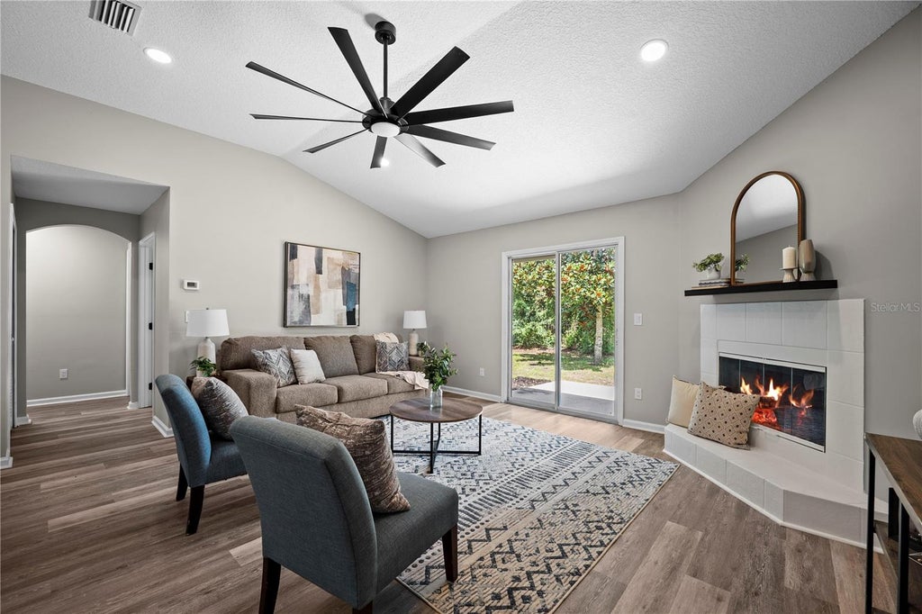 Photo of 4048 Edgeland Trail, Middleburg, FL 32068 (MLS # FC321397)