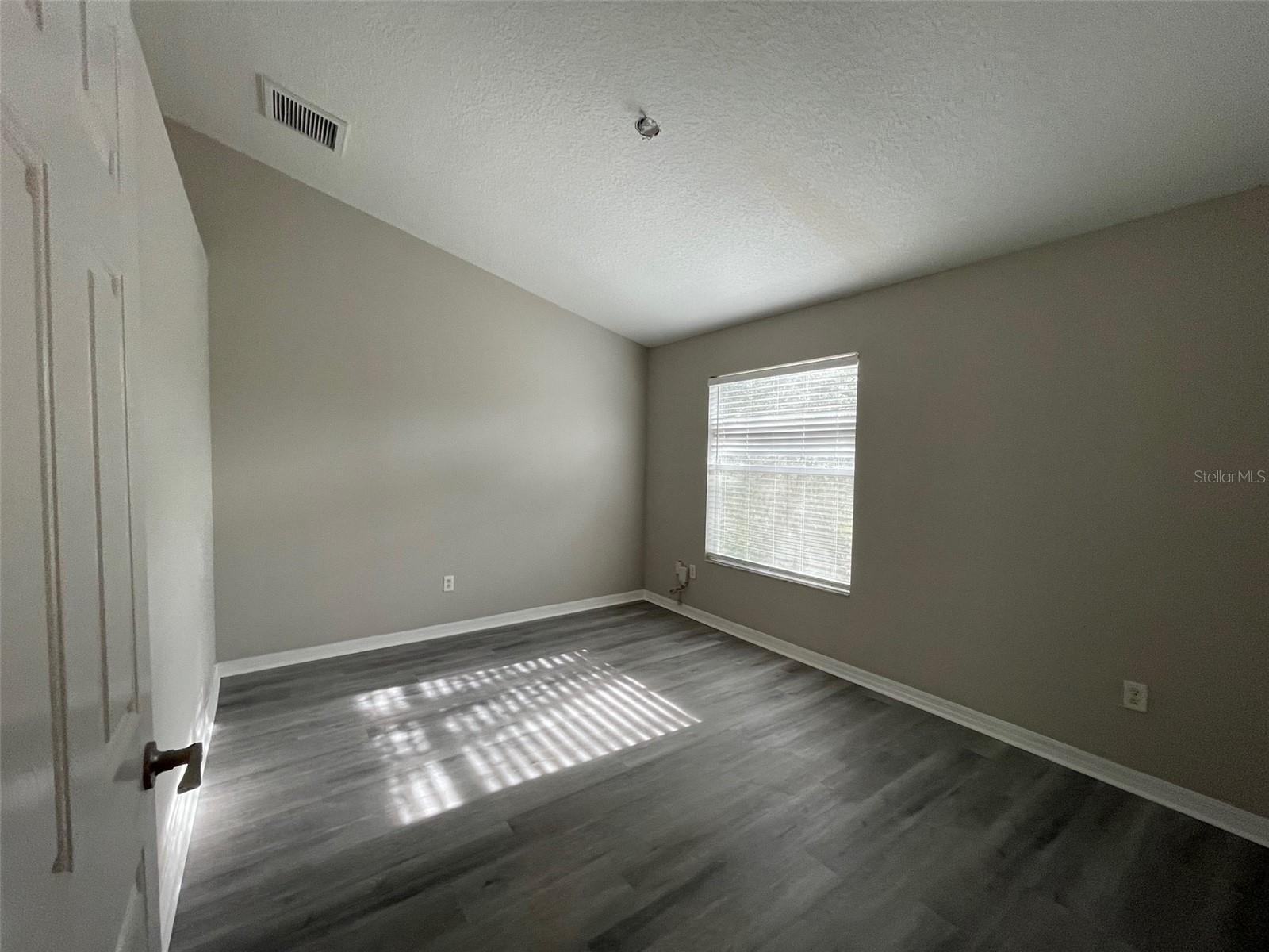 NEW TWNHMS OF LAKEVIEW VILL - Residential Lease