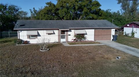 Photo of 147 Evergreen Drive, Lake Wales, FL 33898 (MLS # P4937575)