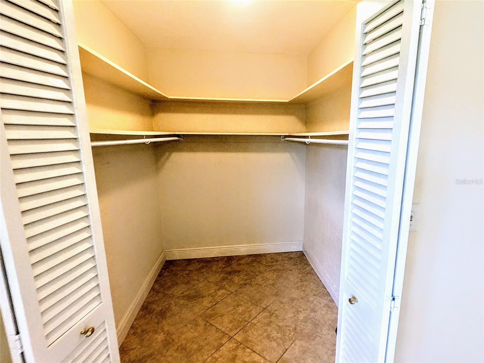 PINE SHORES EST 4TH ADD - Residential Lease