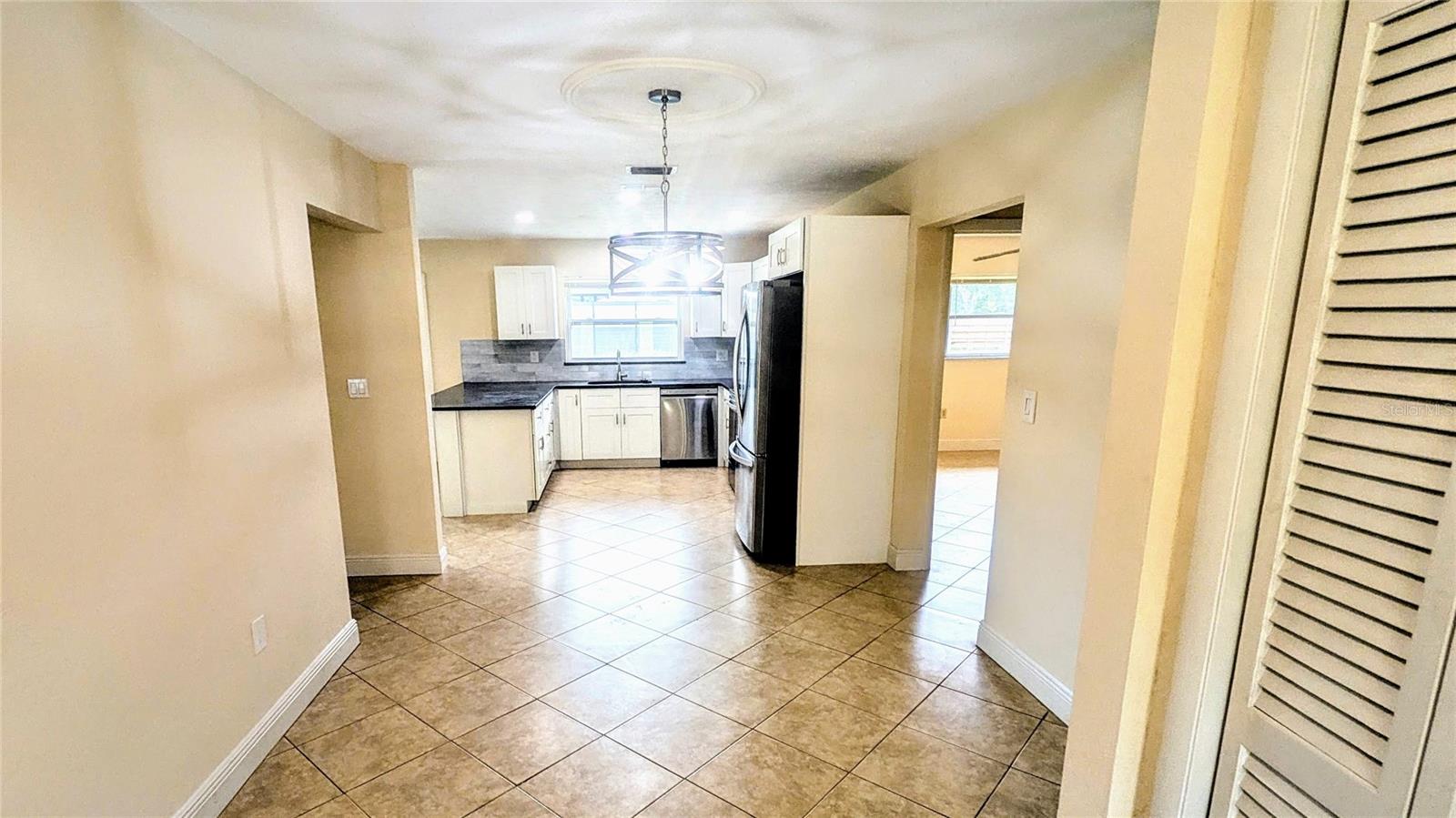 PINE SHORES EST 4TH ADD - Residential Lease